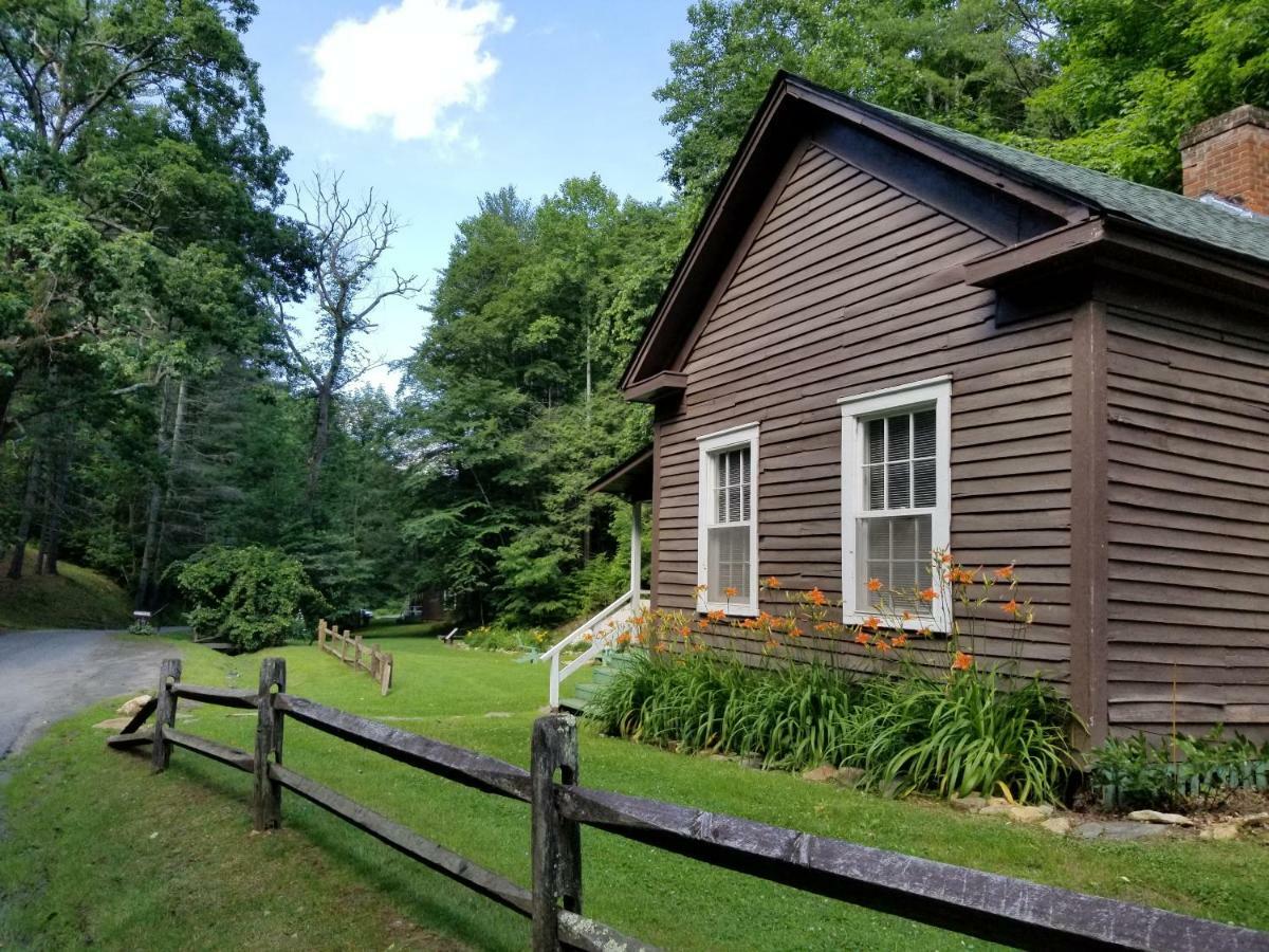 The Cabins At Healing Springs Crumpler Exteriör bild